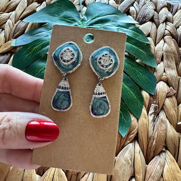 BOGO FREE BLUE MARBLED SILVER DANGLY EARRINGS - Picture 1 of 4